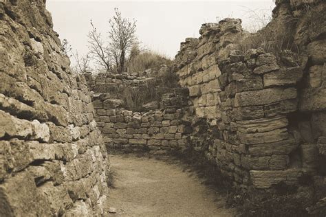 How archaeologists found the lost city of Troy .